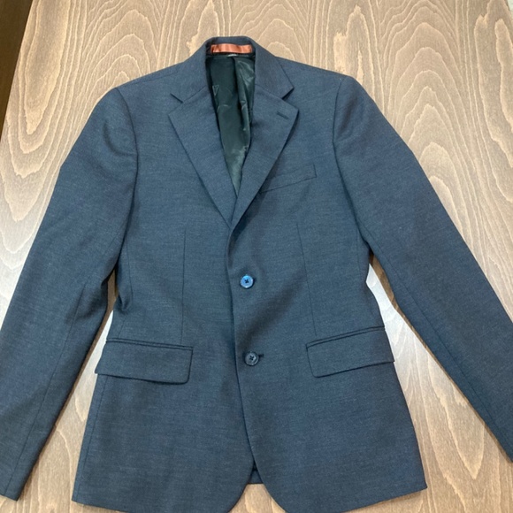 Suit Sale (36R, 29-31 pants) - Picture 4 of 8